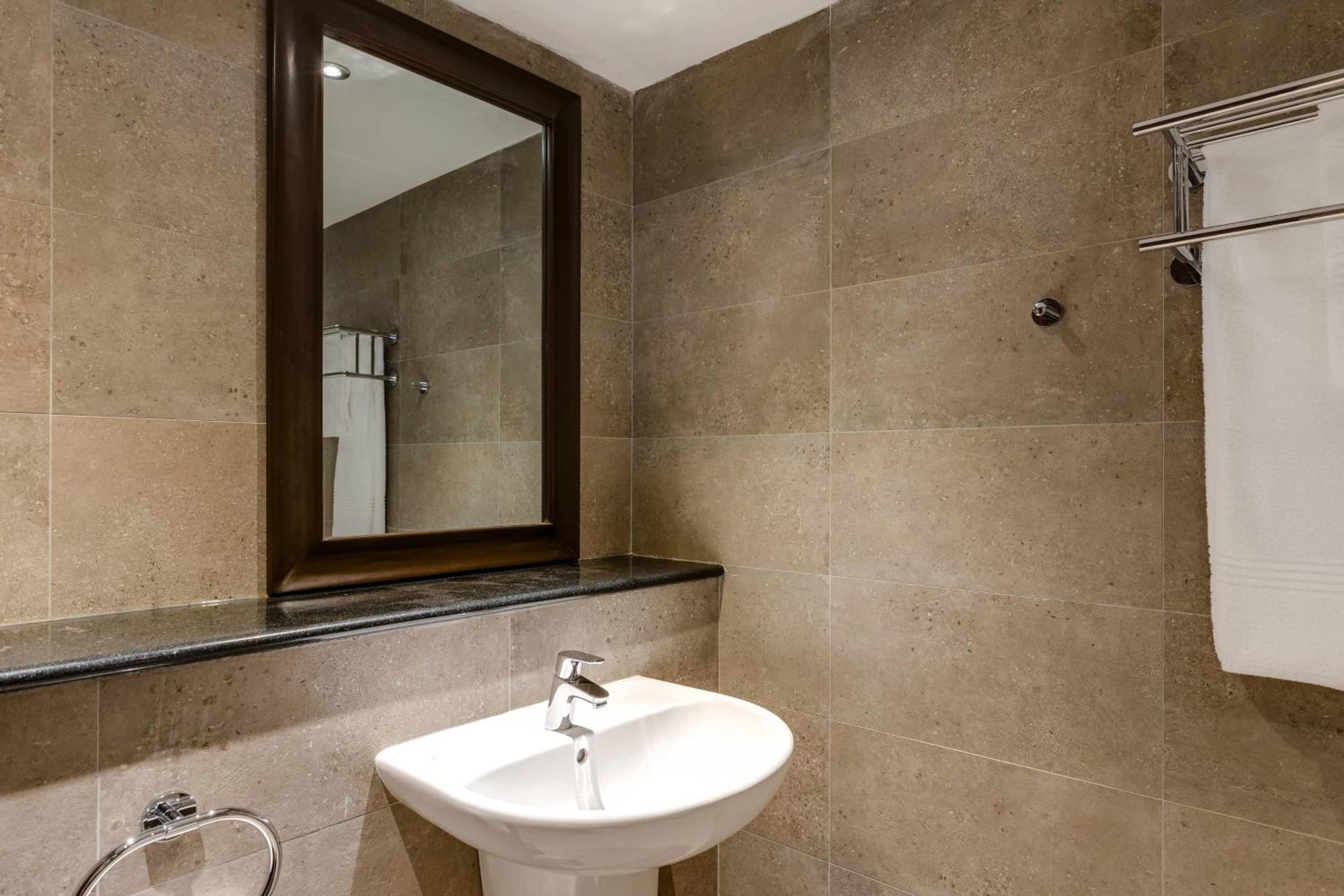 Protea Hotel By Marriott Owerri Select Dış mekan fotoğraf